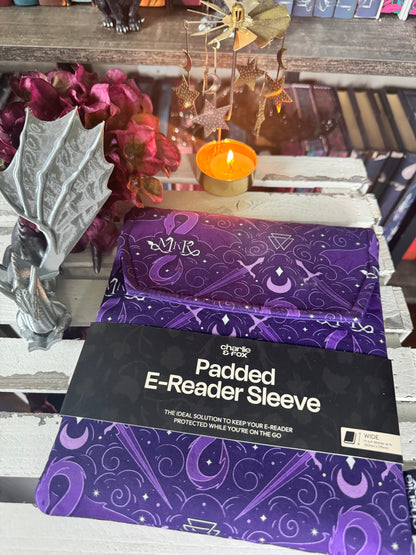 Charlie and Fox Padded E-Reader Sleeve (Purple)